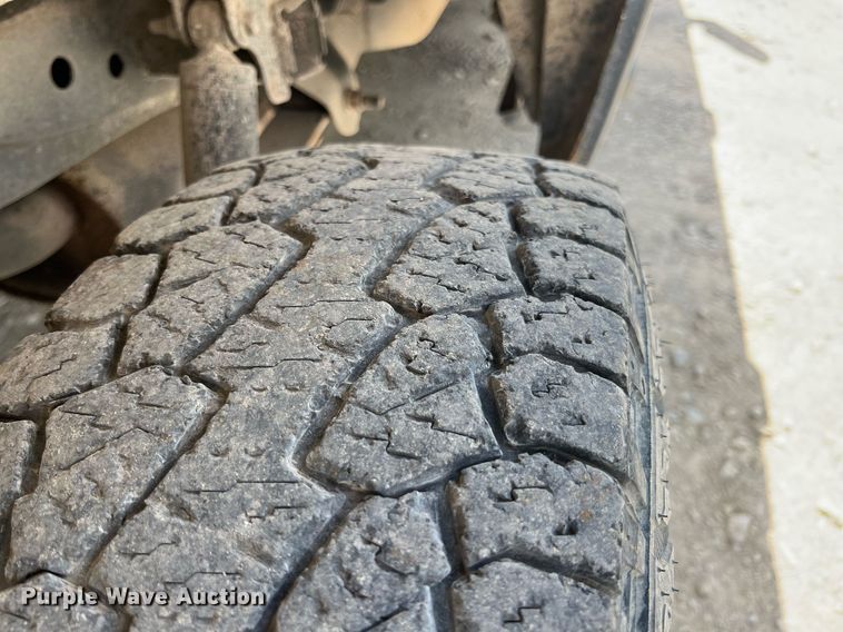 image for item LG9221 2004 Ford F150  SuperCrew pickup truck