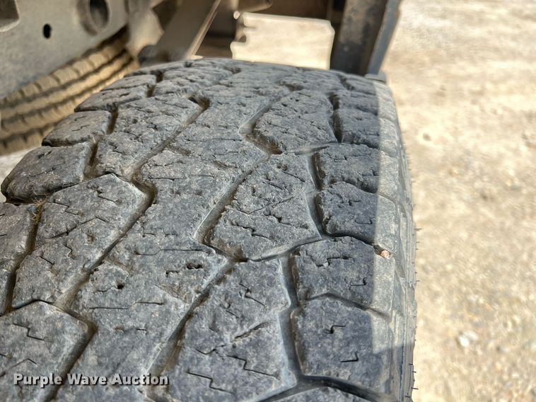 image for item LG9221 2004 Ford F150  SuperCrew pickup truck