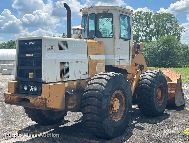 image for item LG9222 International  wheel loader