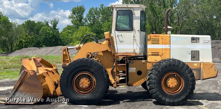 image for item LG9222 International  wheel loader