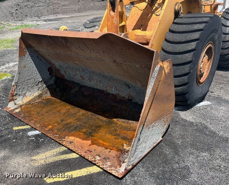 image for item LG9222 International  wheel loader