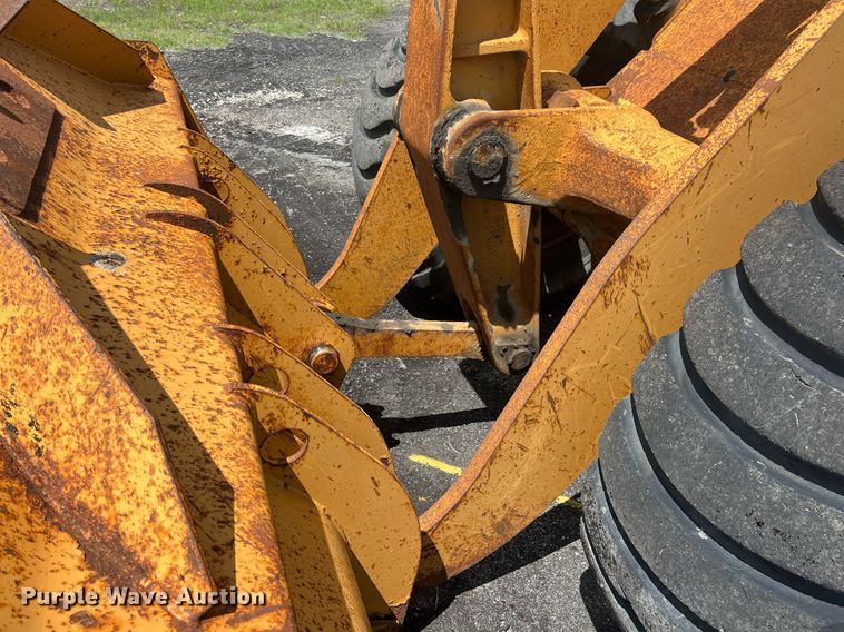 image for item LG9222 International  wheel loader