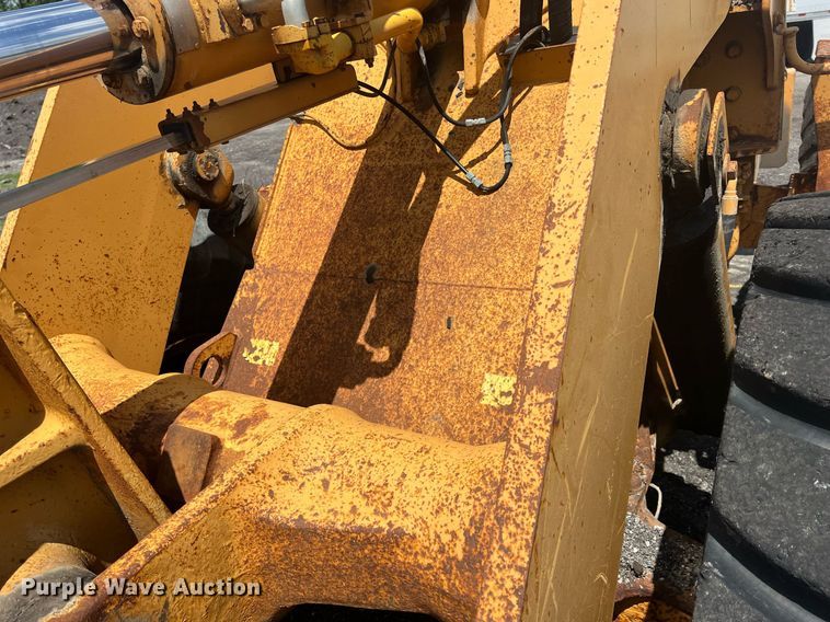 image for item LG9222 International  wheel loader