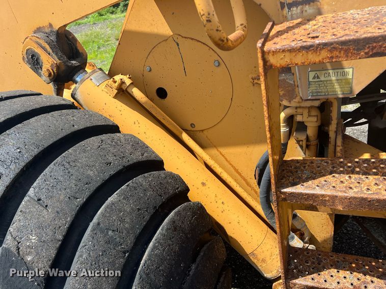 image for item LG9222 International  wheel loader