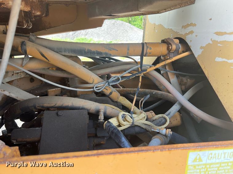 image for item LG9222 International  wheel loader