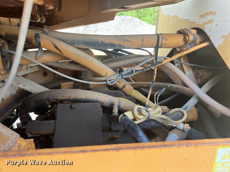 image for item LG9222 International  wheel loader