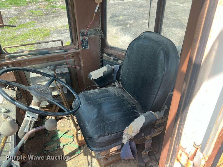 image for item LG9222 International  wheel loader