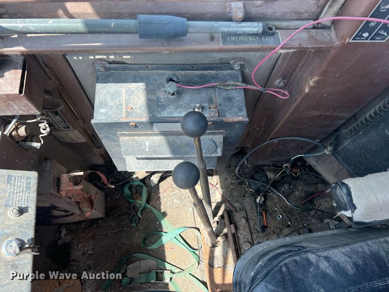 image for item LG9222 International  wheel loader