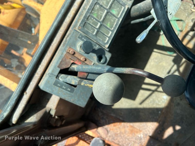 image for item LG9222 International  wheel loader