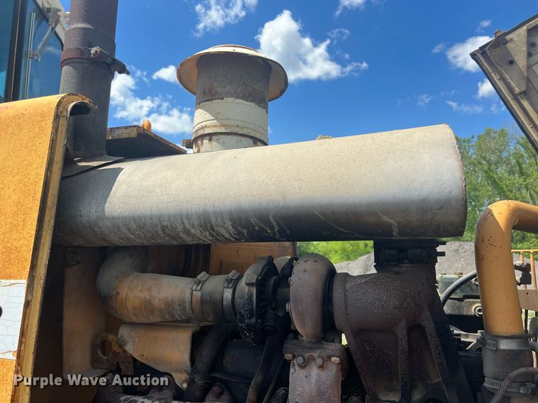 image for item LG9222 International  wheel loader