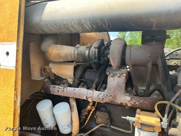 image for item LG9222 International  wheel loader