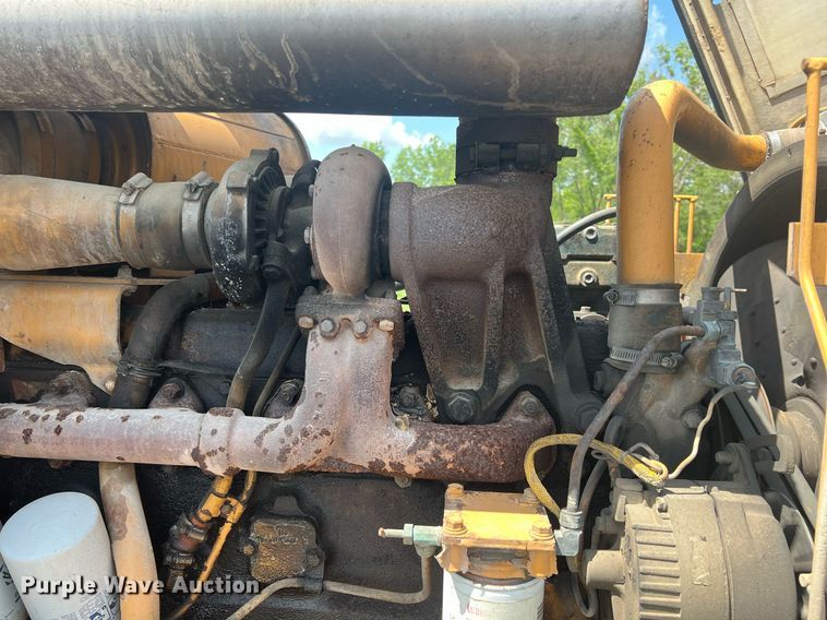 image for item LG9222 International  wheel loader