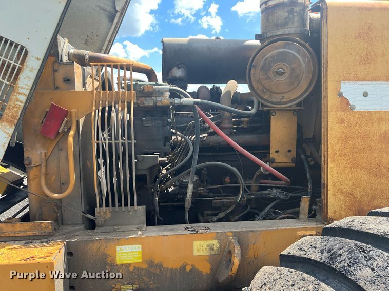 image for item LG9222 International  wheel loader