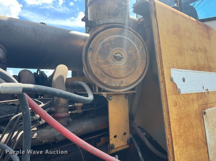 image for item LG9222 International  wheel loader