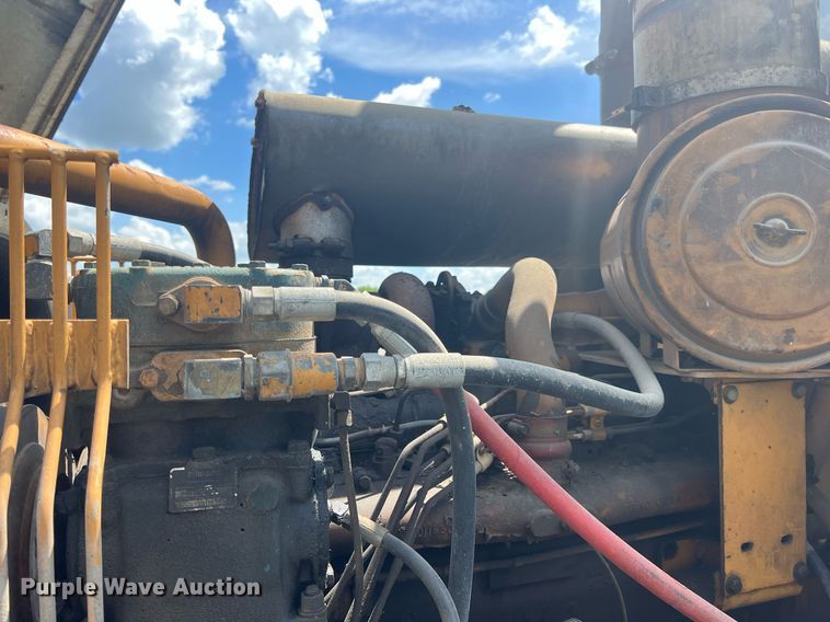 image for item LG9222 International  wheel loader