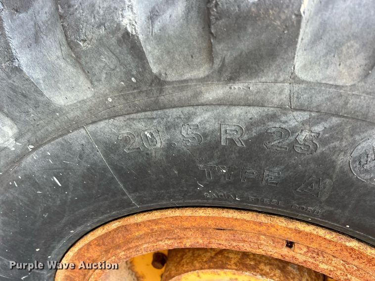 image for item LG9222 International  wheel loader