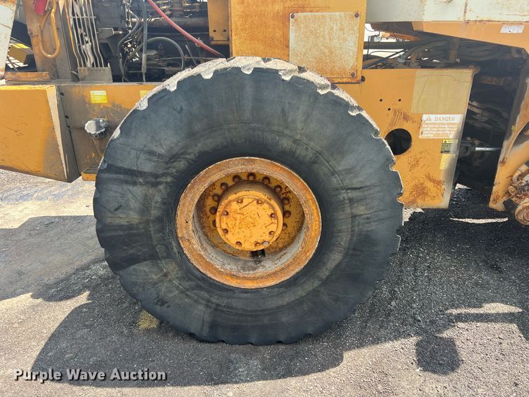 image for item LG9222 International  wheel loader