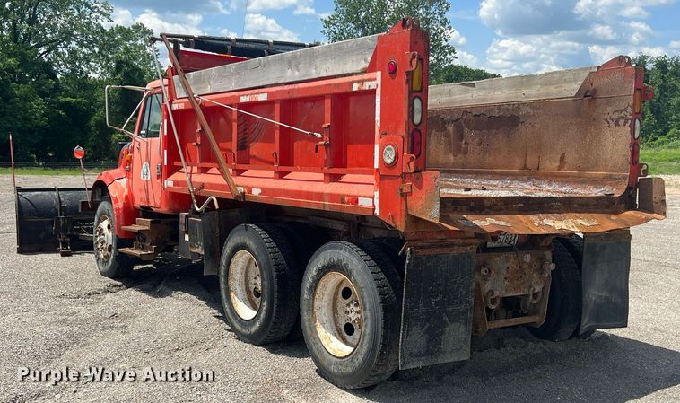 image for item LG9223 1997 International 4900  dump truck