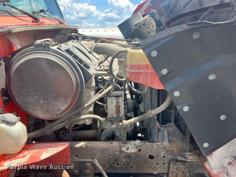 image for item LG9223 1997 International 4900  dump truck