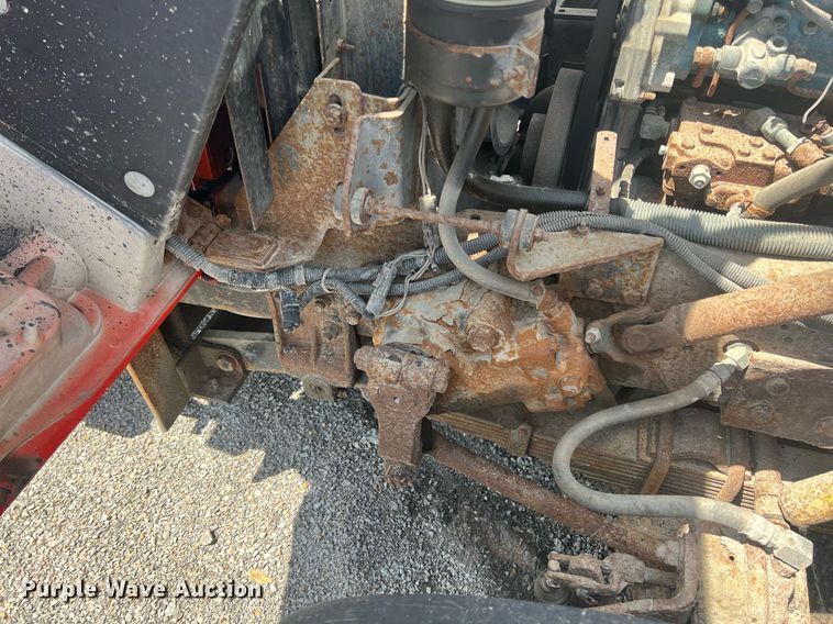 image for item LG9223 1997 International 4900  dump truck