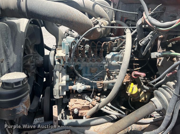 image for item LG9223 1997 International 4900  dump truck