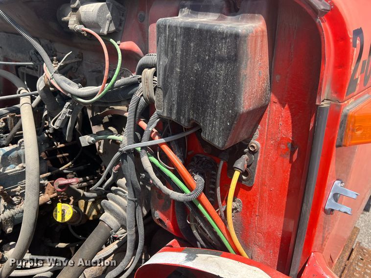 image for item LG9223 1997 International 4900  dump truck