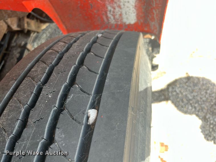 image for item LG9223 1997 International 4900  dump truck