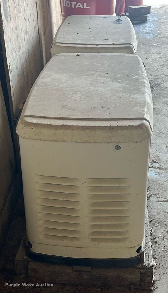 image for item LG9224 (2) Generac 055010 generators