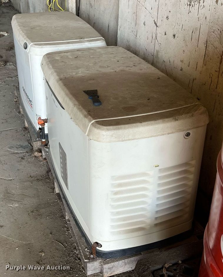 image for item LG9224 (2) Generac 055010 generators