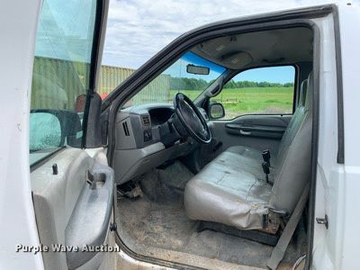 image for item LH9582 2002 Ford F250 Super Duty  pickup truck