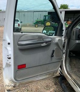 image for item LH9582 2002 Ford F250 Super Duty  pickup truck