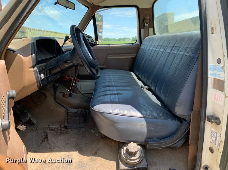 image for item LH9584 1989 Ford F350  utility bed pickup truck