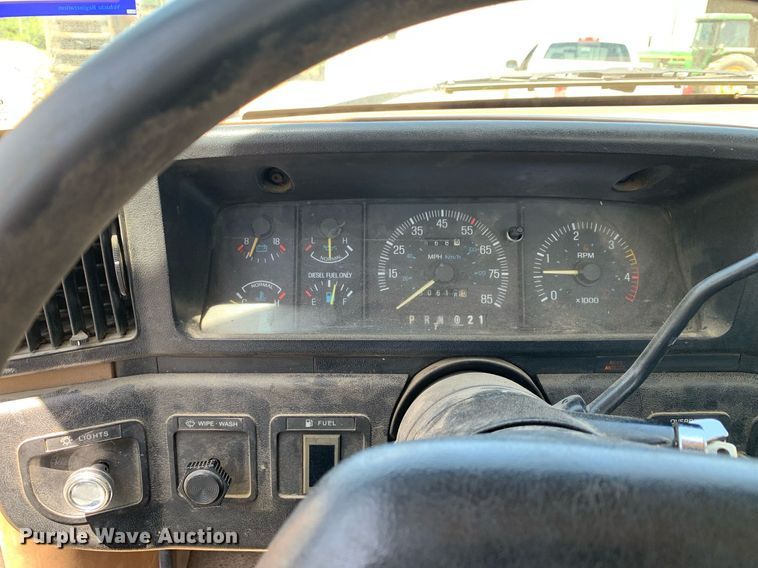 image for item LH9584 1989 Ford F350  utility bed pickup truck