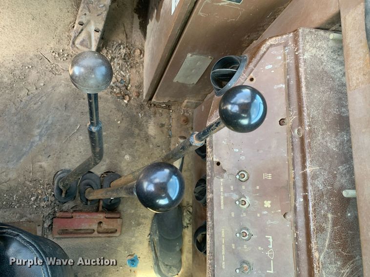 image for item LH9585 1991 Dresser 520C  wheel loader