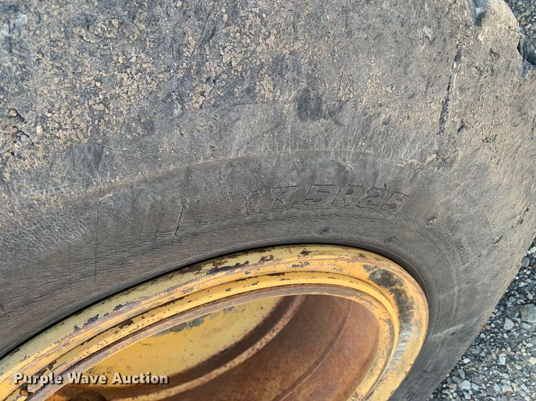 image for item LH9585 1991 Dresser 520C  wheel loader