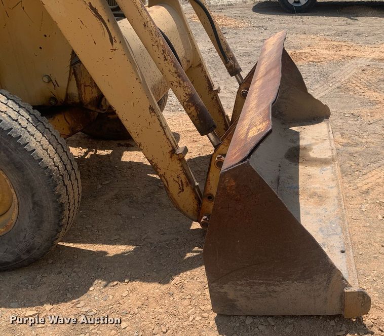 image for item LH9640 Ford 545A  tractor