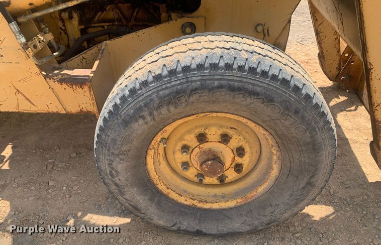 image for item LH9640 Ford 545A  tractor