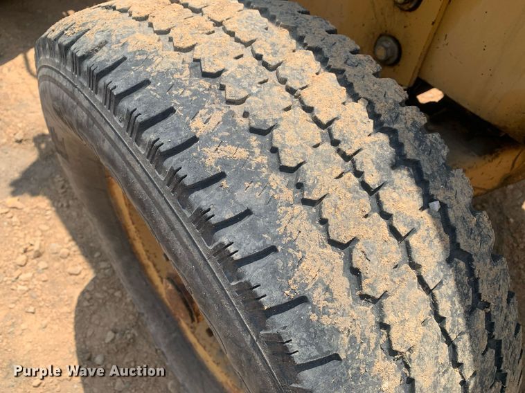 image for item LH9640 Ford 545A  tractor