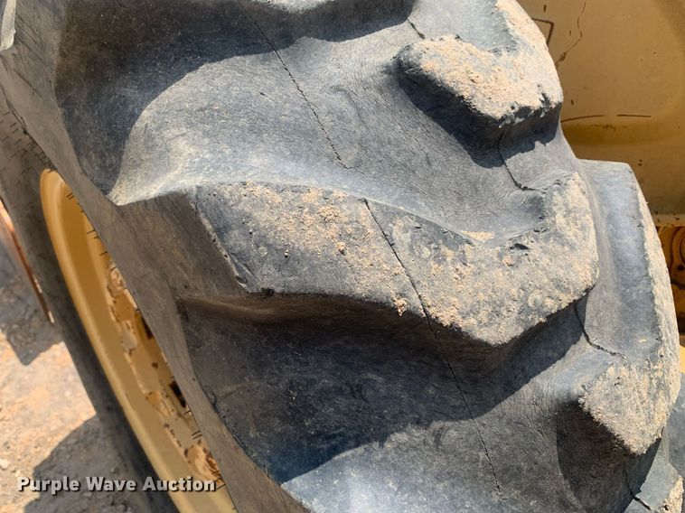 image for item LH9640 Ford 545A  tractor