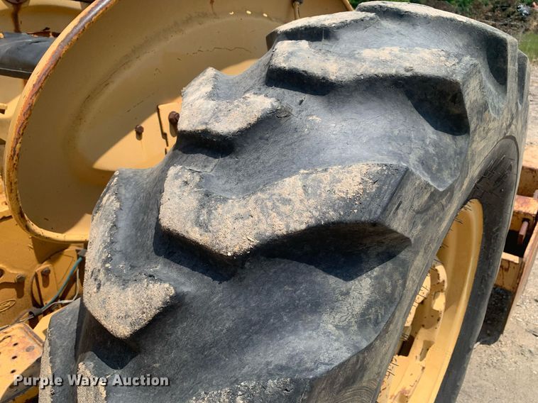 image for item LH9640 Ford 545A  tractor