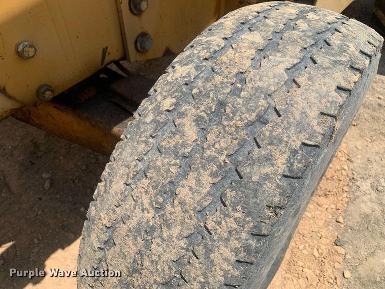 image for item LH9640 Ford 545A  tractor