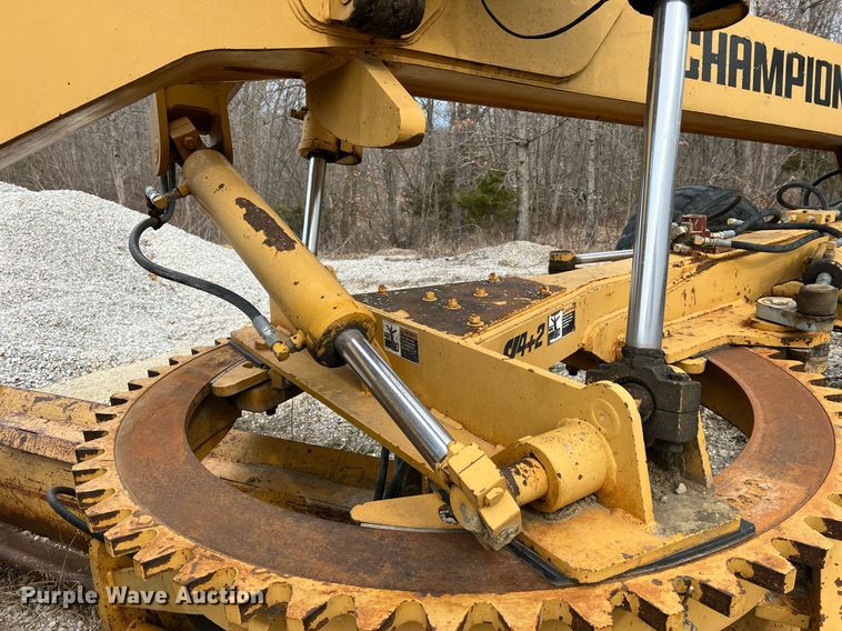 image for item LI9588 Champion 710A Series III  motor grader