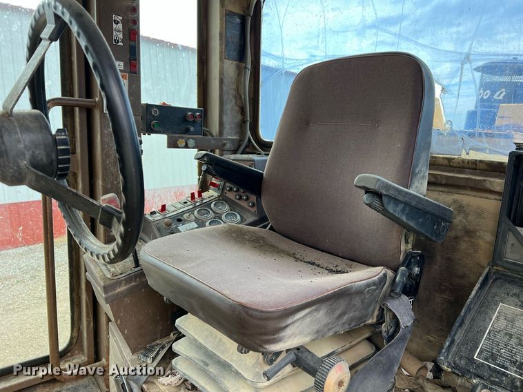 image for item LI9588 Champion 710A Series III  motor grader