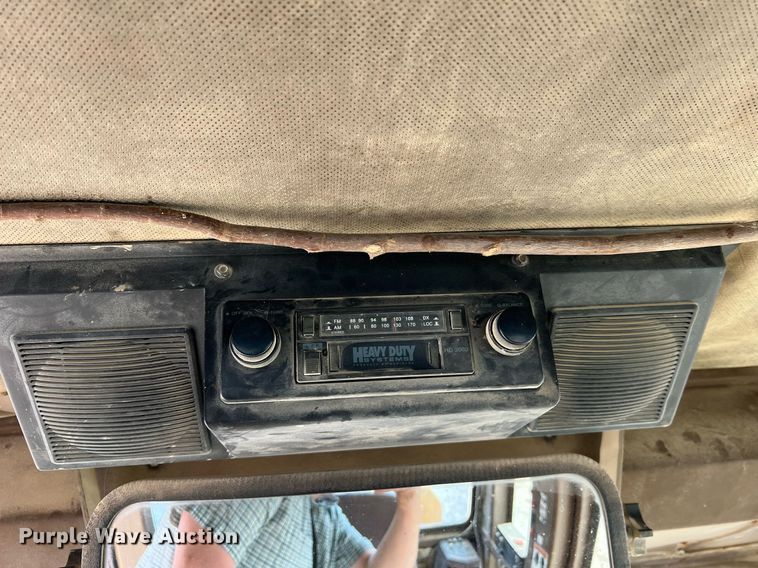 image for item LI9588 Champion 710A Series III  motor grader