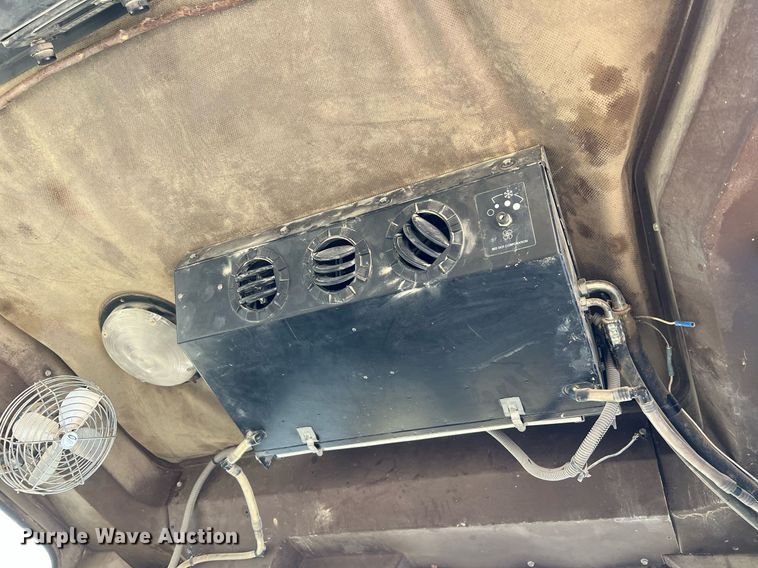 image for item LI9588 Champion 710A Series III  motor grader