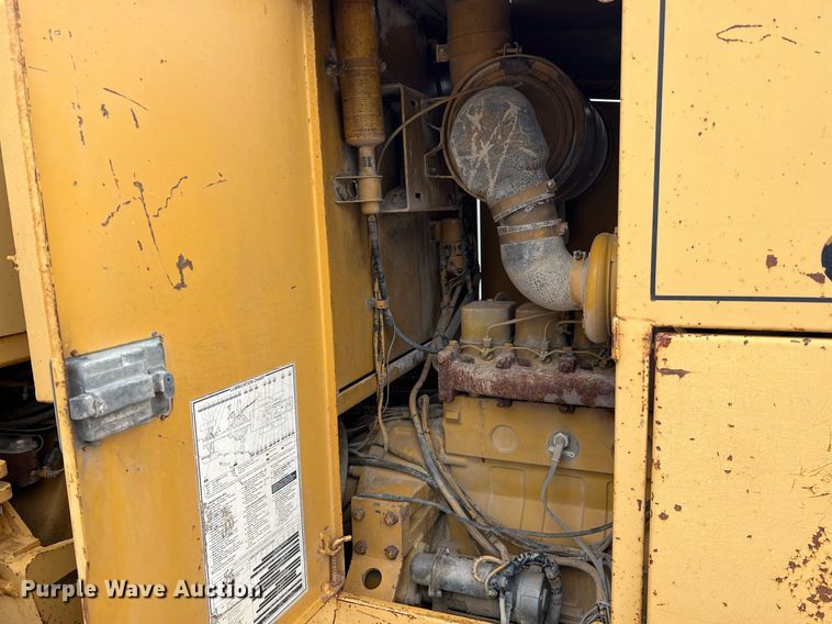 image for item LI9588 Champion 710A Series III  motor grader