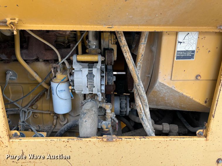 image for item LI9588 Champion 710A Series III  motor grader