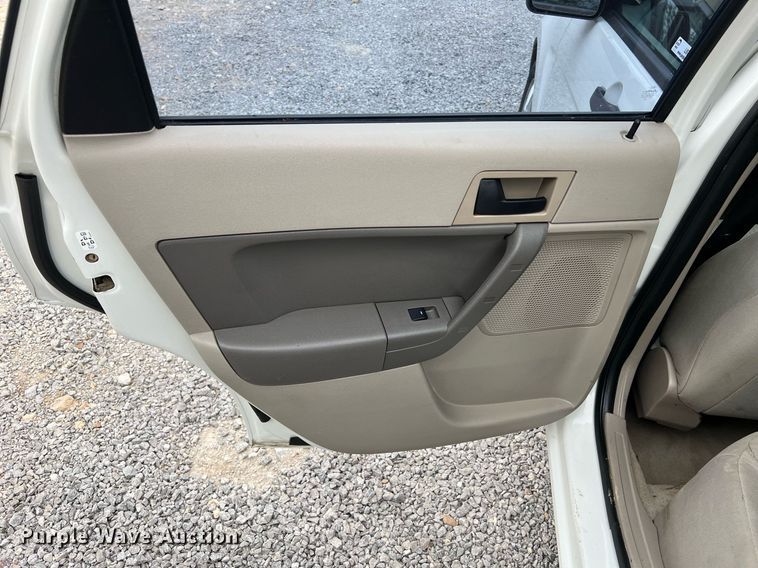 image for item LI9710 2010 Ford Fusion SE