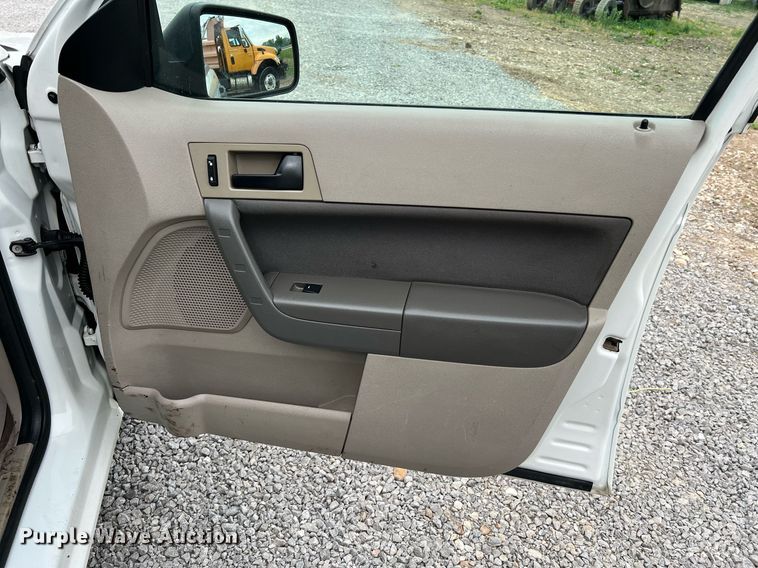 image for item LI9710 2010 Ford Fusion SE