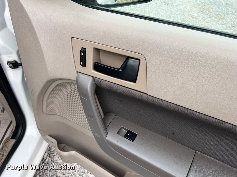 image for item LI9710 2010 Ford Fusion SE